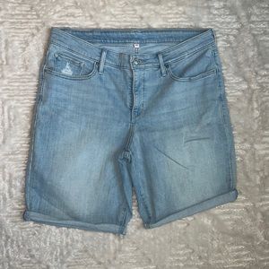 Levi’s Cuffed Shorts